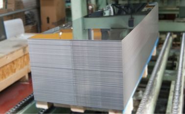 China Het hitteschild poetste Dun Aluminiumblad door Ononderbroken Afgietsel 1100 1050 1060 3003 5052 6061 op leverancier