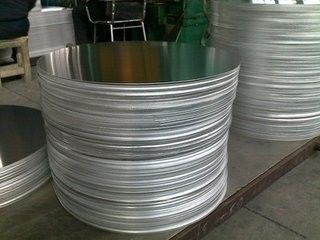 Scherpe Schijf van het ketel de Materiële Aluminium/Cirkel 1050 1060 3003 van het Diepe Tekeningsaluminium leverancier